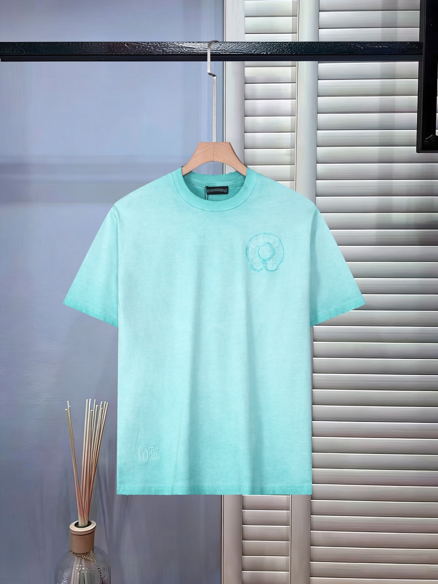 897850