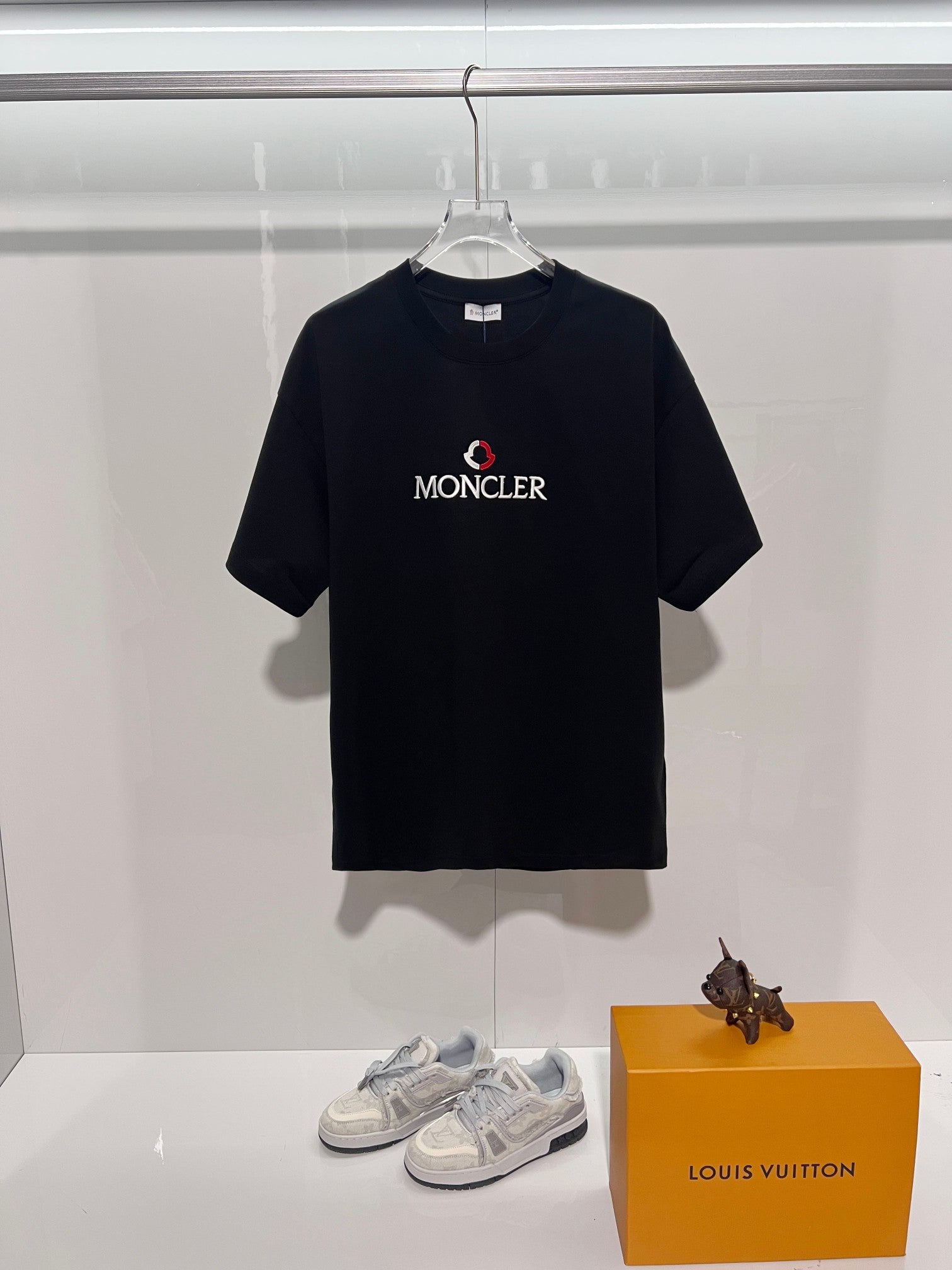 몽클 화이트블랙 반팔 908951