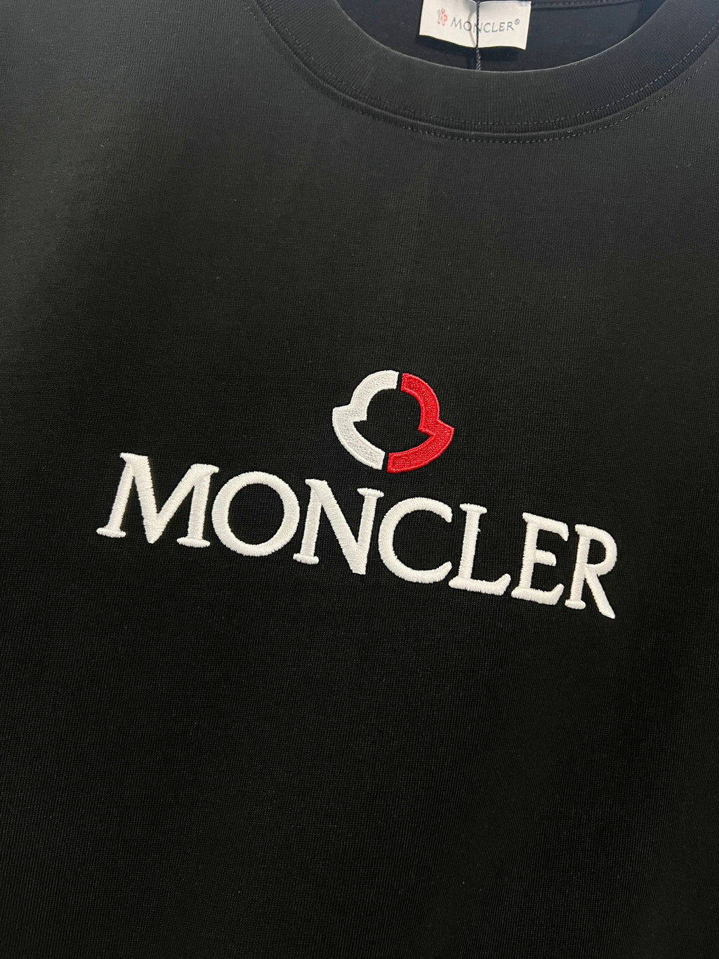 몽클 화이트블랙 반팔 908951