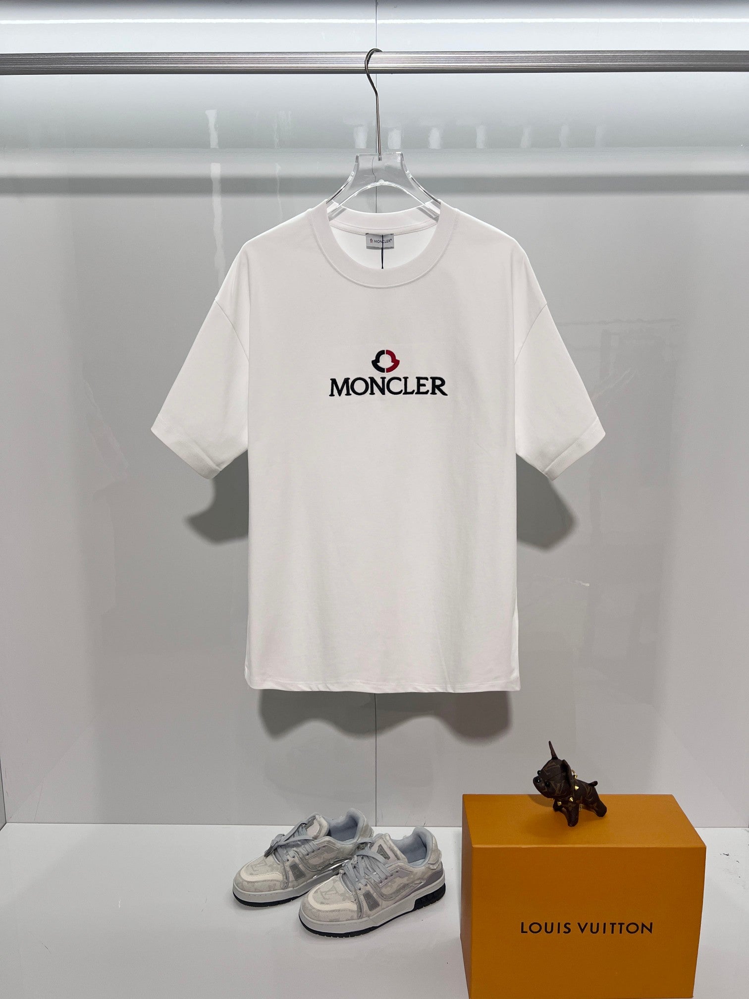 몽클 화이트블랙 반팔 908949