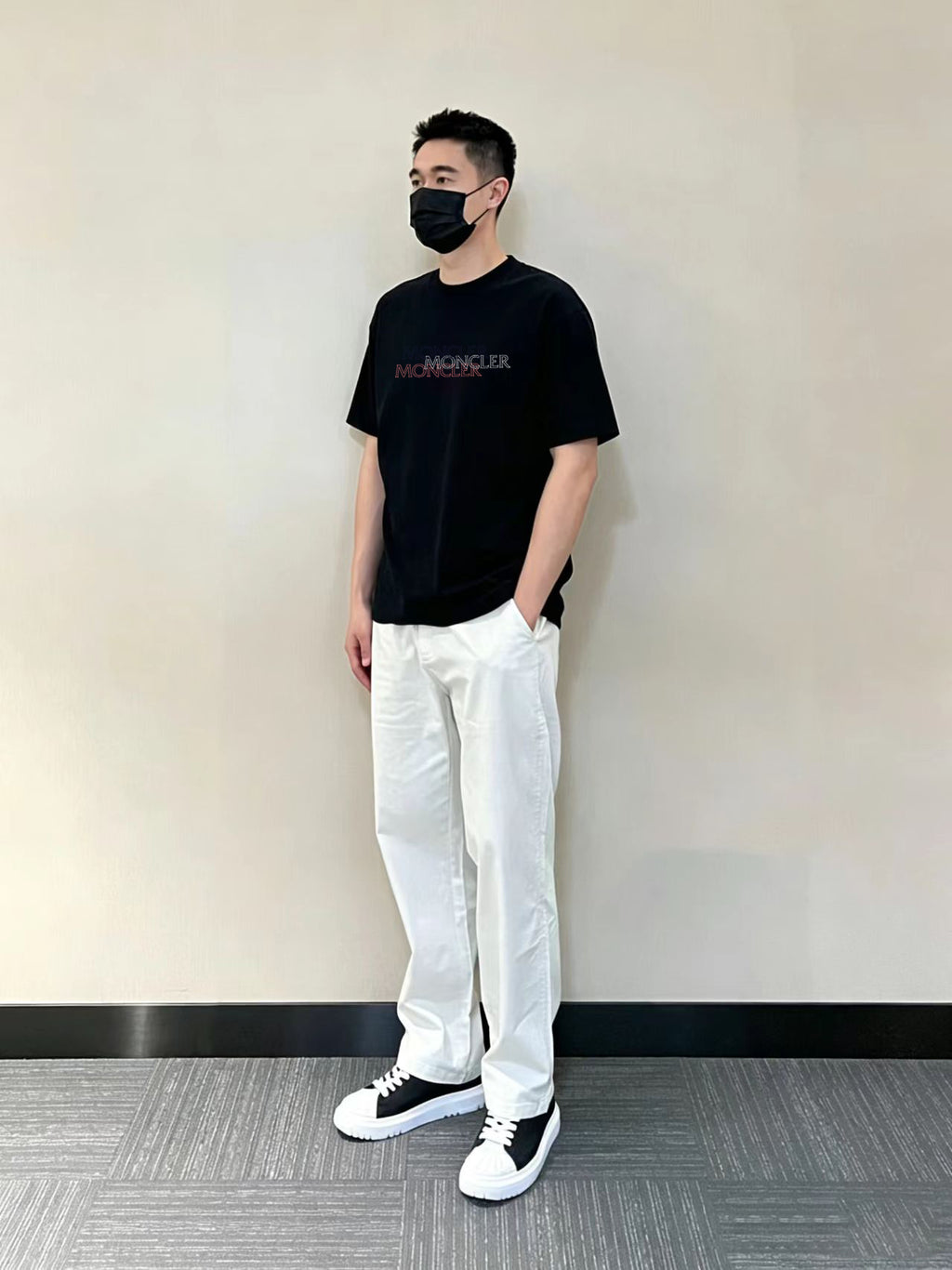 몽클 네온로고 반팔 908369