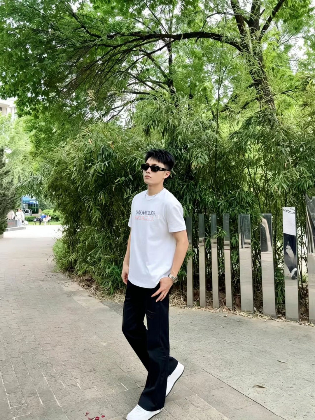 몽클 네온로고 반팔 908368