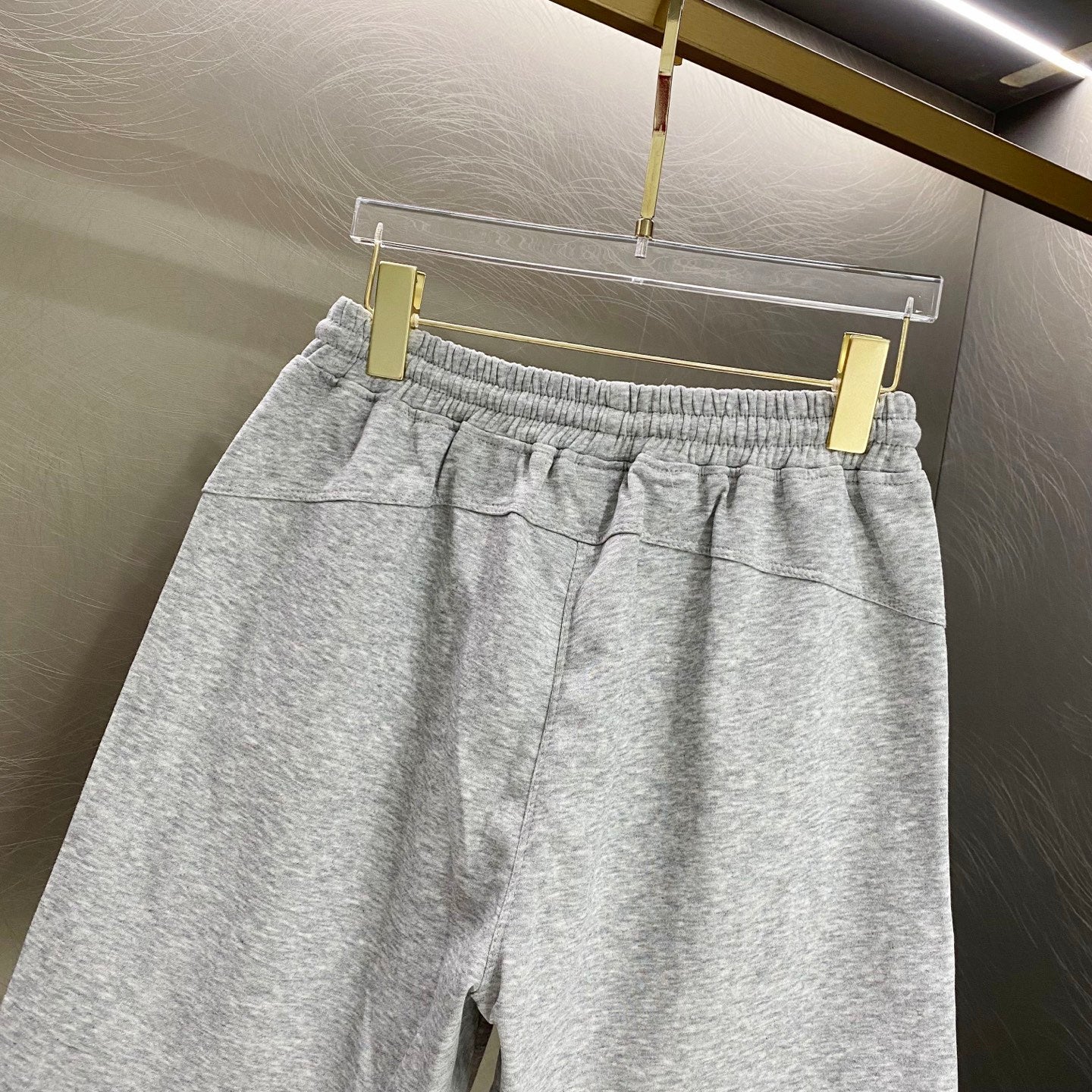 몽클 그레이블랙 반바지 906889