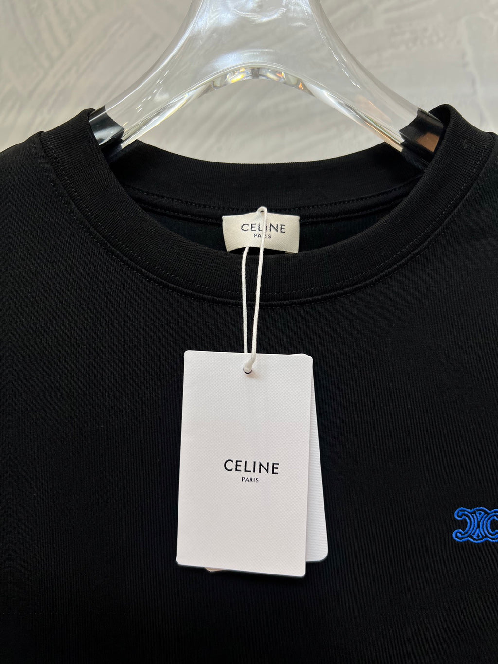 886579